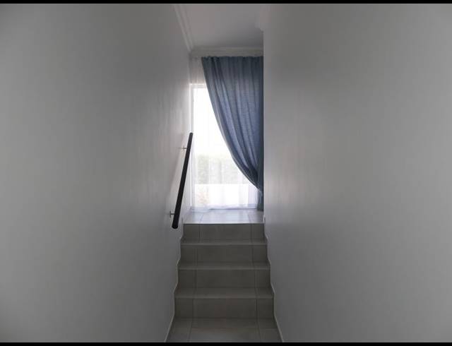 5 BEDROOM HOUSE FOR SALE IN BRITANNIA BAY